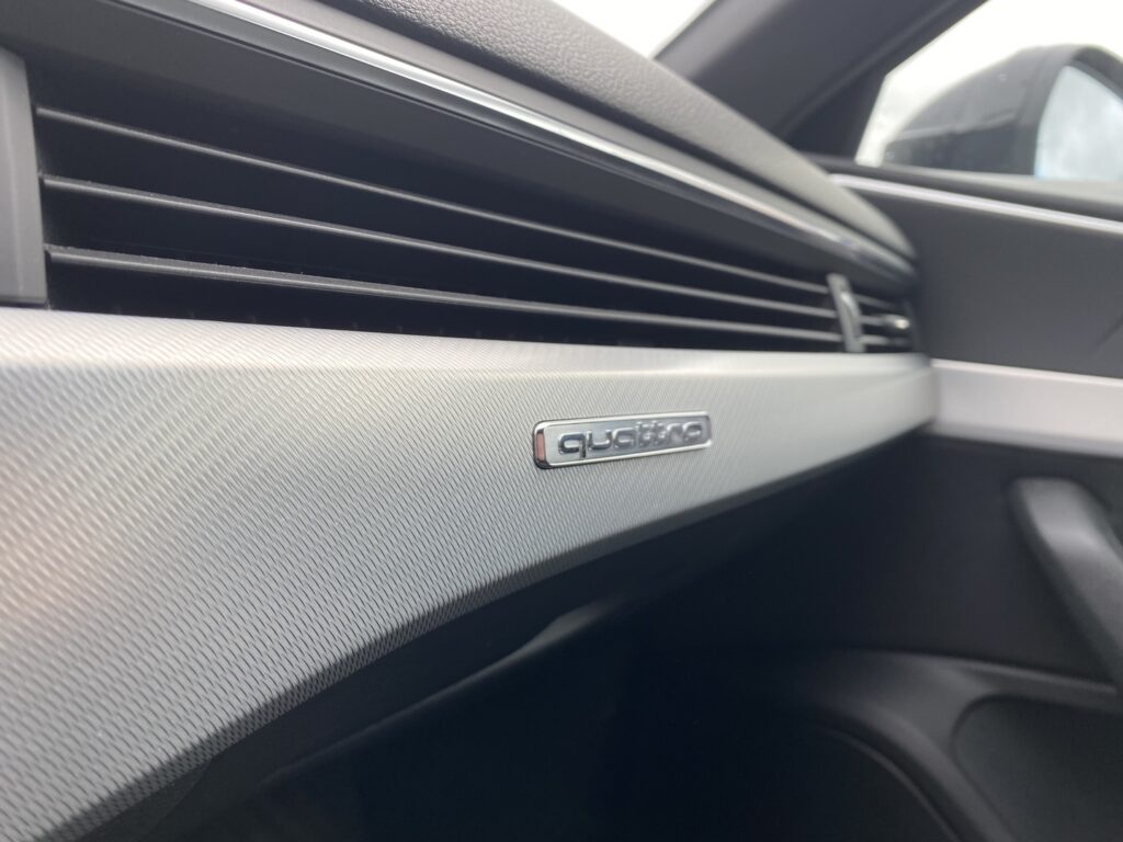 Audi - A4 - Avant First Edition Business Sport 2,0 TDI 140 kW quattro S tronic Audi - A4 - Avant First Edition Business Sport 2,0 TDI 140 kW quattro S tronic - Farmari