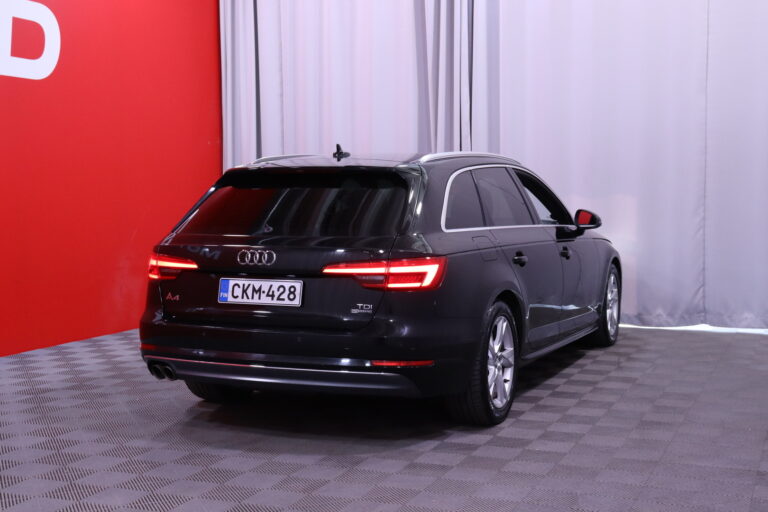 Audi - A4 - Avant First Edition Business Sport 2,0 TDI 140 kW quattro S tronic // Quattro / Bluetooth / Webasto // - Farmari