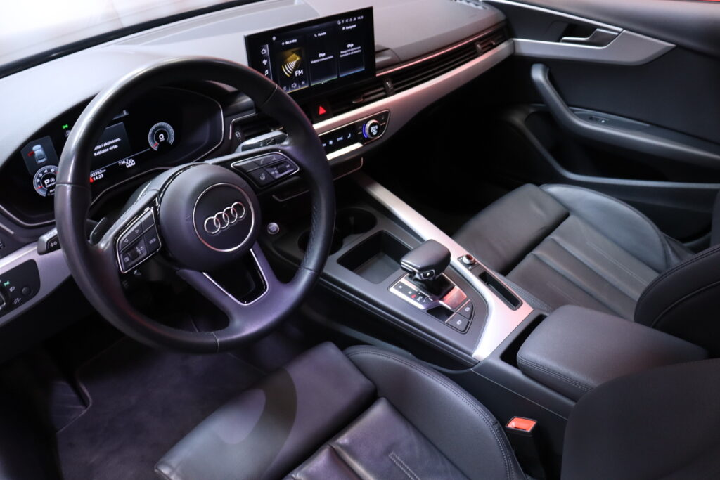 Audi - A4 - Sedan Progress Plus 35 TFSI 110 kW MHEV S tronic // Suomi-auto / Webasto / Matrix / Koukku / Kamera / Vakkari // Audi - A4 - Sedan Progress Plus 35 TFSI 110 kW MHEV S tronic // Suomi-auto / Webasto / Matrix / Koukku / Kamera / Vakkari // - Sedan