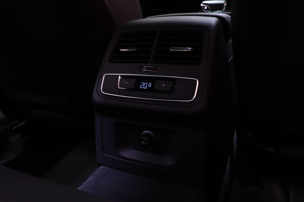 Audi - A4 - Sedan Progress Plus 35 TFSI 110 kW MHEV S tronic // Suomi-auto / Webasto / Matrix / Koukku / Kamera / Vakkari // Audi - A4 - Sedan Progress Plus 35 TFSI 110 kW MHEV S tronic // Suomi-auto / Webasto / Matrix / Koukku / Kamera / Vakkari // - Sedan