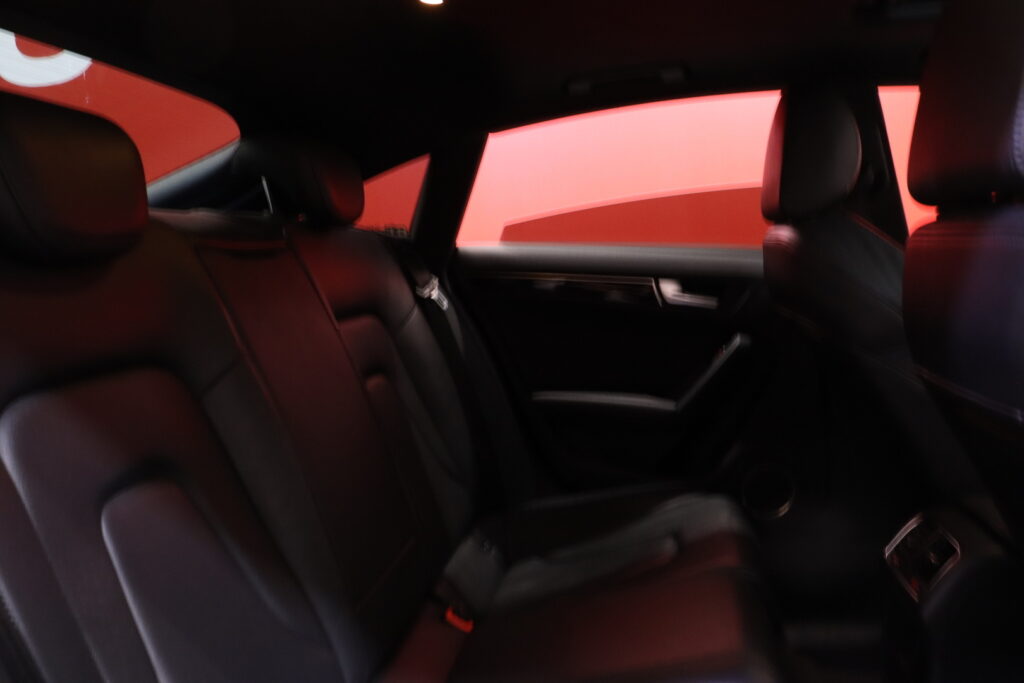 Audi - A5 - A5 Viistoperä (AB) 4ov 2967cm3 A // MYYDÄÄN HUUTOKAUPAT.COM! / S-line / Quattro / P.Tutkat edessä ja takana / Navi / Bi-xenon // Audi - A5 - A5 Viistoperä (AB) 4ov 2967cm3 A // MYYDÄÄN HUUTOKAUPAT.COM! / S-line / Quattro / P.Tutkat edessä ja takana / Navi / Bi-xenon // - Viistoperä