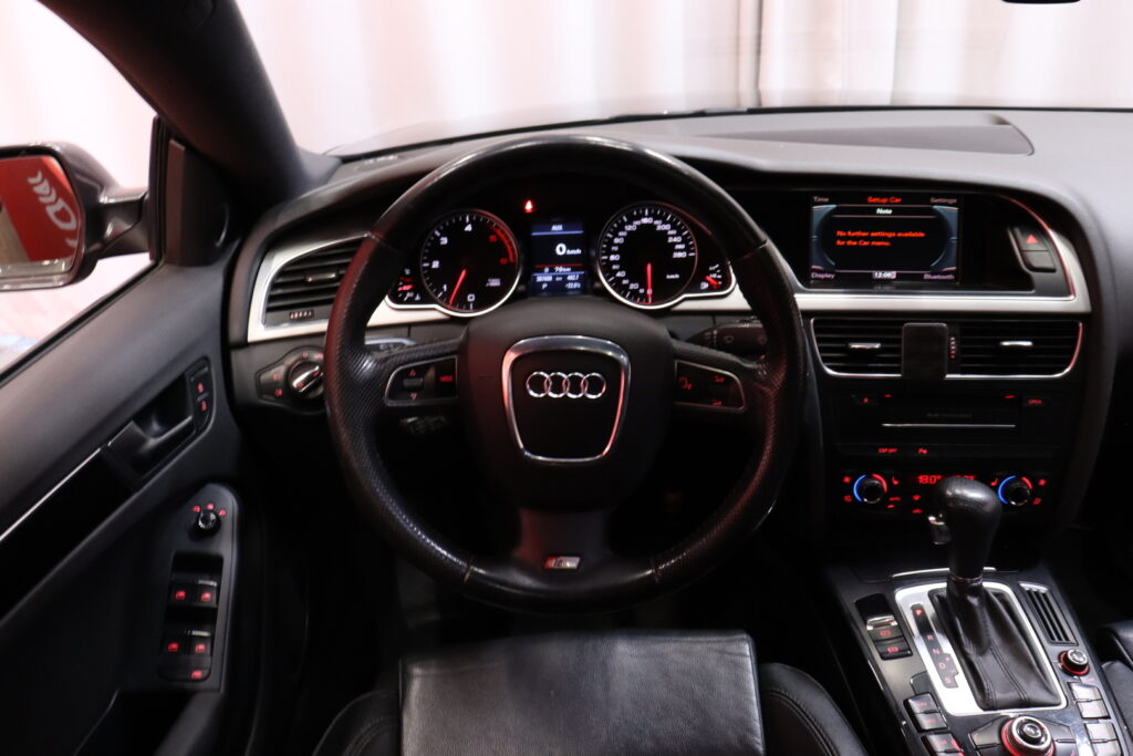 Audi - A5 - A5 Viistoperä (AB) 4ov 2967cm3 A // MYYDÄÄN HUUTOKAUPAT.COM! / S-line / Quattro / P.Tutkat edessä ja takana / Navi / Bi-xenon // Audi - A5 - A5 Viistoperä (AB) 4ov 2967cm3 A // MYYDÄÄN HUUTOKAUPAT.COM! / S-line / Quattro / P.Tutkat edessä ja takana / Navi / Bi-xenon // - Viistoperä