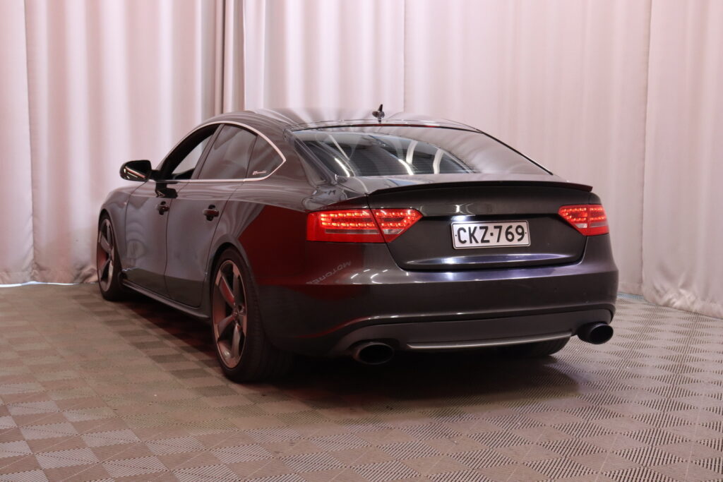 Audi - A5 - A5 Viistoperä (AB) 4ov 2967cm3 A // MYYDÄÄN HUUTOKAUPAT.COM! / S-line / Quattro / P.Tutkat edessä ja takana / Navi / Bi-xenon // Audi - A5 - A5 Viistoperä (AB) 4ov 2967cm3 A // MYYDÄÄN HUUTOKAUPAT.COM! / S-line / Quattro / P.Tutkat edessä ja takana / Navi / Bi-xenon // - Viistoperä