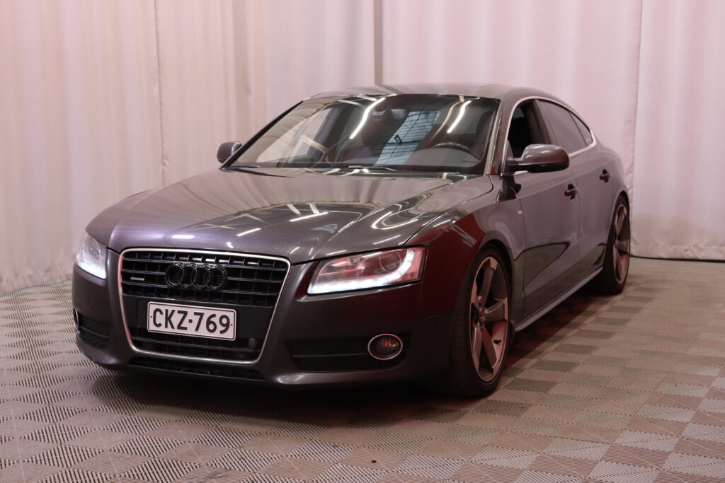 Audi - A5 - A5 Viistoperä (AB) 4ov 2967cm3 A // MYYDÄÄN HUUTOKAUPAT.COM! / S-line / Quattro / P.Tutkat edessä ja takana / Navi / Bi-xenon // Audi - A5 - A5 Viistoperä (AB) 4ov 2967cm3 A // MYYDÄÄN HUUTOKAUPAT.COM! / S-line / Quattro / P.Tutkat edessä ja takana / Navi / Bi-xenon // - Viistoperä