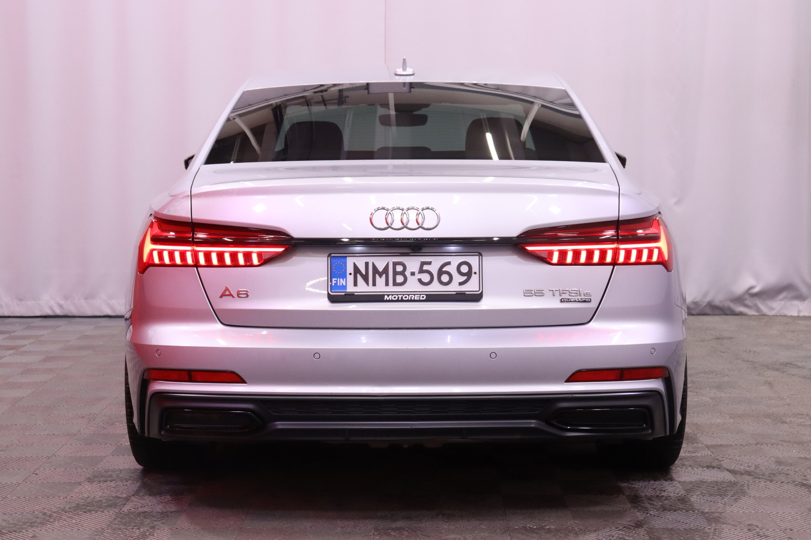 Audi - A6 - Sedan Business Sport 55 TFSI e quattro S tronic S-LINE //  Matrix-LED / ACC / 360 Kamera / Keyless / Sporttipenkit / - Sedan