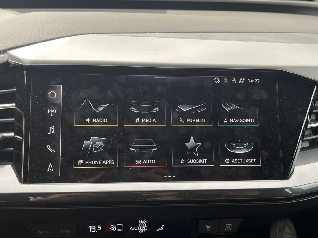 Audi - Q4 e-tron - Edition 40 e-tron Sportback Audi - Q4 e-tron - Edition 40 e-tron Sportback - Maastoauto
