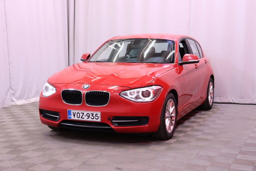 BMW - 116 - F20 EfficientDynamics Edition Business Sport / Xenon / Harman Kardon / Sport-istuimet / BMW - 116 - F20 EfficientDynamics Edition Business Sport / Xenon / Harman Kardon / Sport-istuimet / - Viistoperä