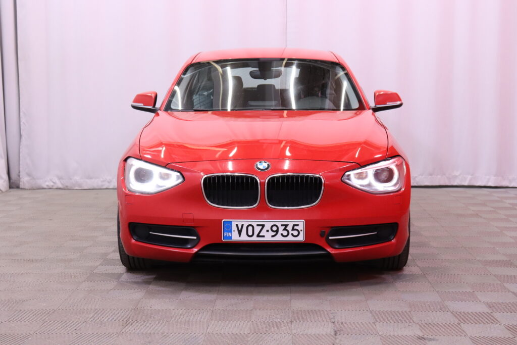 BMW - 116 - F20 EfficientDynamics Edition Business Sport / Xenon / Harman Kardon / Sport-istuimet / BMW - 116 - F20 EfficientDynamics Edition Business Sport / Xenon / Harman Kardon / Sport-istuimet / - Viistoperä