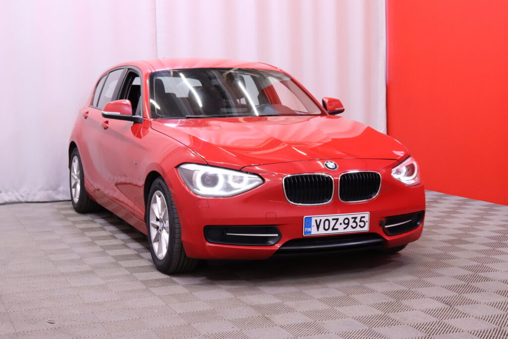 BMW - 116 - F20 EfficientDynamics Edition Business Sport / Xenon / Harman Kardon / Sport-istuimet / BMW - 116 - F20 EfficientDynamics Edition Business Sport / Xenon / Harman Kardon / Sport-istuimet / - Viistoperä