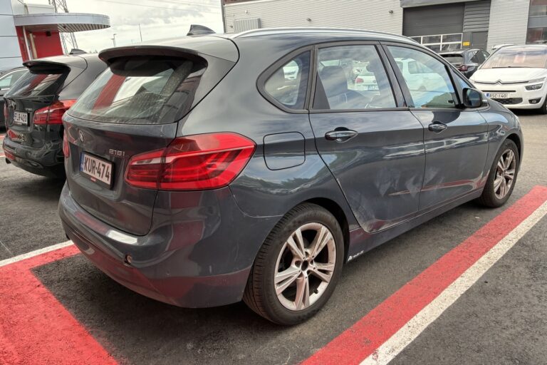 BMW - 218 - F45 Active Tourer 218i Business Sport - Tila-auto