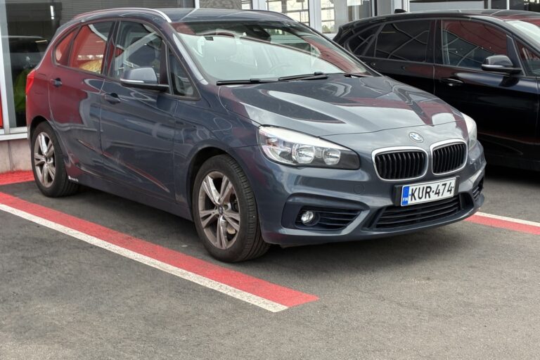 BMW - 218 - F45 Active Tourer 218i Business Sport - Tila-auto