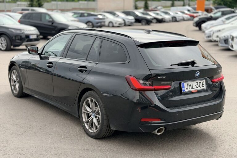 BMW 330