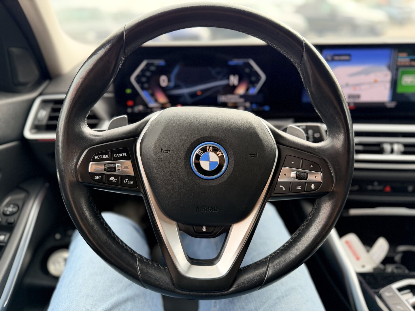 BMW - 330 - G21 LCI Touring 330e xDrive A Charged Edition - Farmari