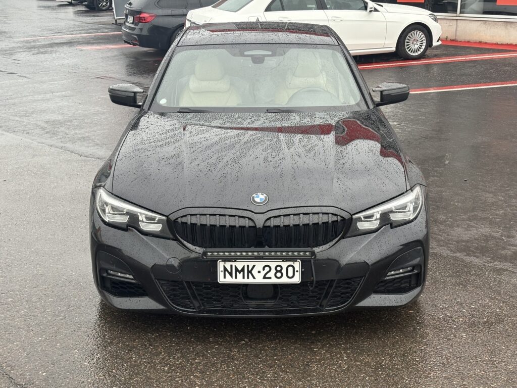 BMW - 330 - G20 Charged Edition M Sport BMW - 330 - G20 Charged Edition M Sport - Sedan