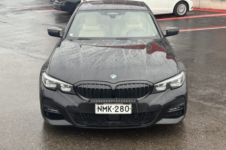 BMW - 330 - G20 Charged Edition M Sport - Sedan
