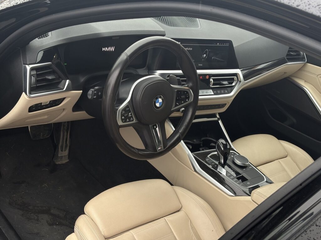 BMW - 330 - G20 Charged Edition M Sport BMW - 330 - G20 Charged Edition M Sport - Sedan