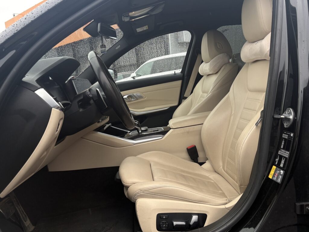 BMW - 330 - G20 Charged Edition M Sport BMW - 330 - G20 Charged Edition M Sport - Sedan