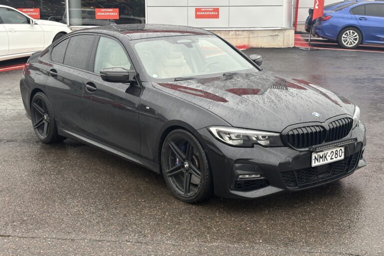 BMW - 330 - G20 Charged Edition M Sport - Sedan
