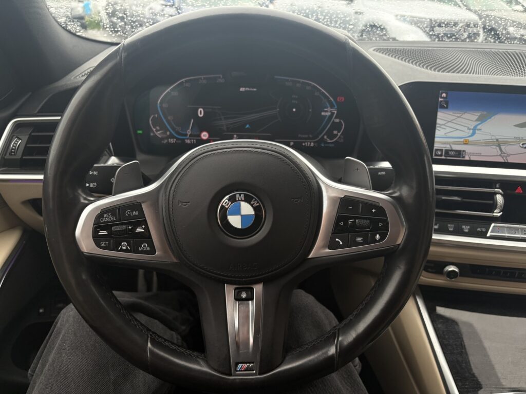 BMW - 330 - G20 Charged Edition M Sport BMW - 330 - G20 Charged Edition M Sport - Sedan