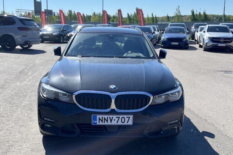 BMW - 330 - BMW 330e xDrive Touring Sport Line | Harman Kardon | Comfort Access | Adaptiivinen vakkari | Sporttipenkit - Farmari