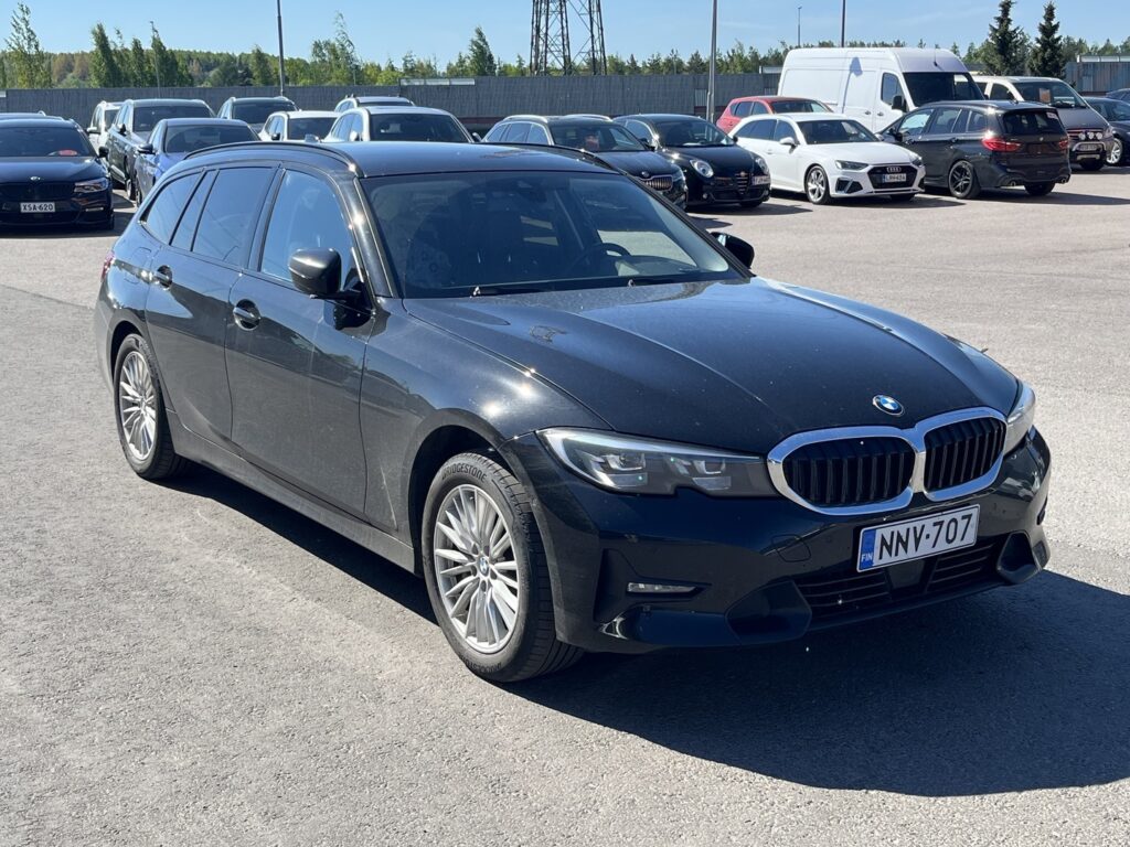 BMW - 330 - BMW 330e xDrive Touring Sport Line | Harman Kardon | Comfort Access | Adaptiivinen vakkari | Sporttipenkit BMW - 330 - BMW 330e xDrive Touring Sport Line | Harman Kardon | Comfort Access | Adaptiivinen vakkari | Sporttipenkit - Farmari