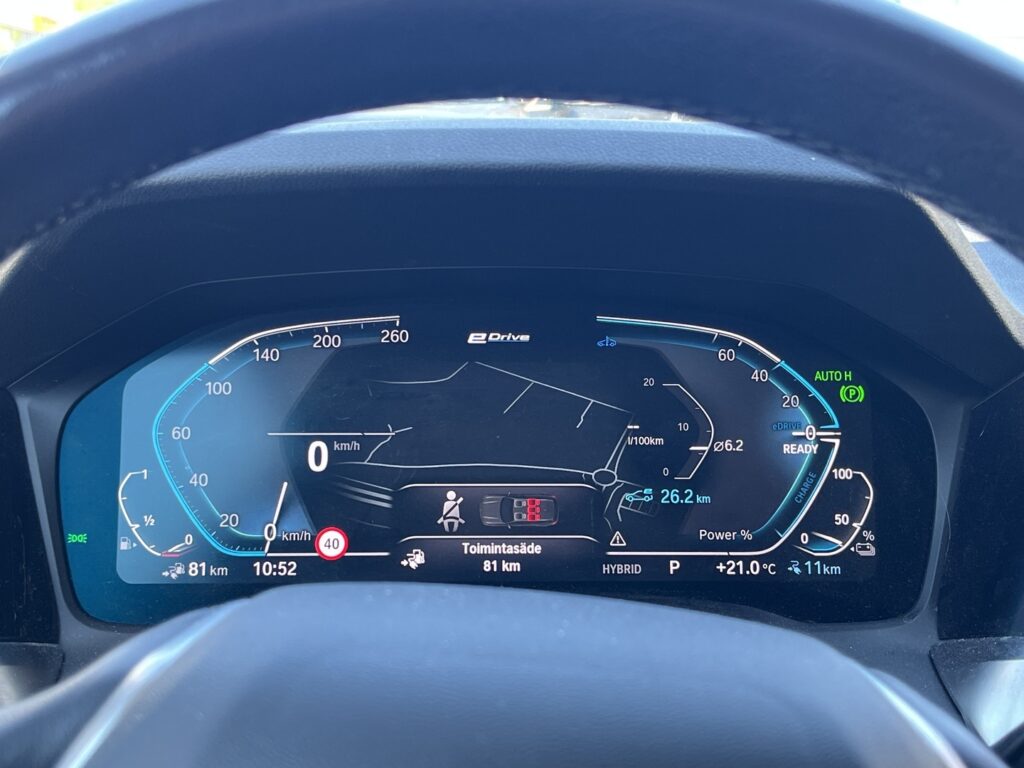 BMW - 330 - BMW 330e xDrive Touring Sport Line | Harman Kardon | Comfort Access | Adaptiivinen vakkari | Sporttipenkit BMW - 330 - BMW 330e xDrive Touring Sport Line | Harman Kardon | Comfort Access | Adaptiivinen vakkari | Sporttipenkit - Farmari
