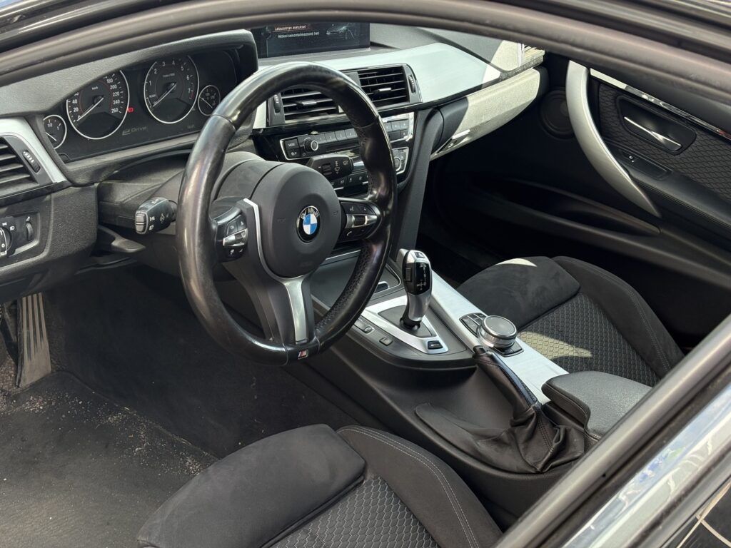 BMW - 330 - F30 Sedan 330e A Business M Sport // Huippuvarusteet! // BMW - 330 - F30 Sedan 330e A Business M Sport // Huippuvarusteet! // - Sedan