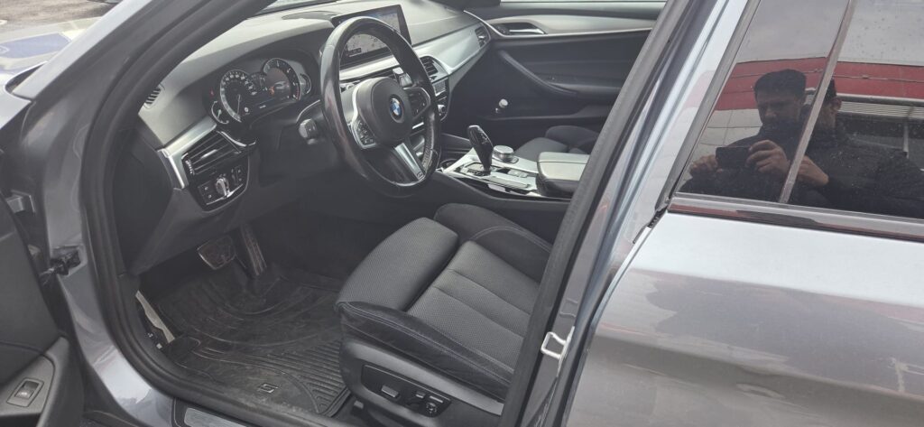 BMW - 520 - G31 Touring 520d A xDrive Business M Sport BMW - 520 - G31 Touring 520d A xDrive Business M Sport - Farmari