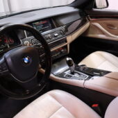 BMW - 525 - TwinPower Turbo Sport F11 Touring Business // Luxury Line / Professional Navi / Vetokoukku / PDC / Bluetooth // - Farmari