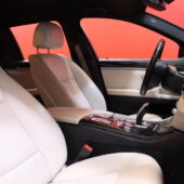BMW - 525 - TwinPower Turbo Sport F11 Touring Business // Luxury Line / Professional Navi / Vetokoukku / PDC / Bluetooth // - Farmari