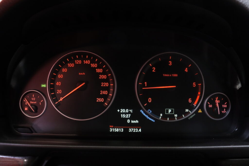tuotekuva-BMW-525-ITZ-214-2026-05-19-170102-19 tuotekuva-BMW-525-ITZ-214-2026-05-19-170102-19