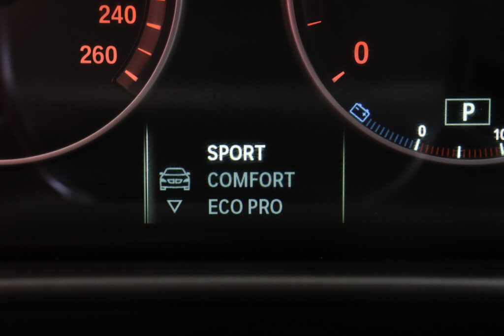 tuotekuva-BMW-525-ITZ-214-2026-05-19-170102-24 tuotekuva-BMW-525-ITZ-214-2026-05-19-170102-24