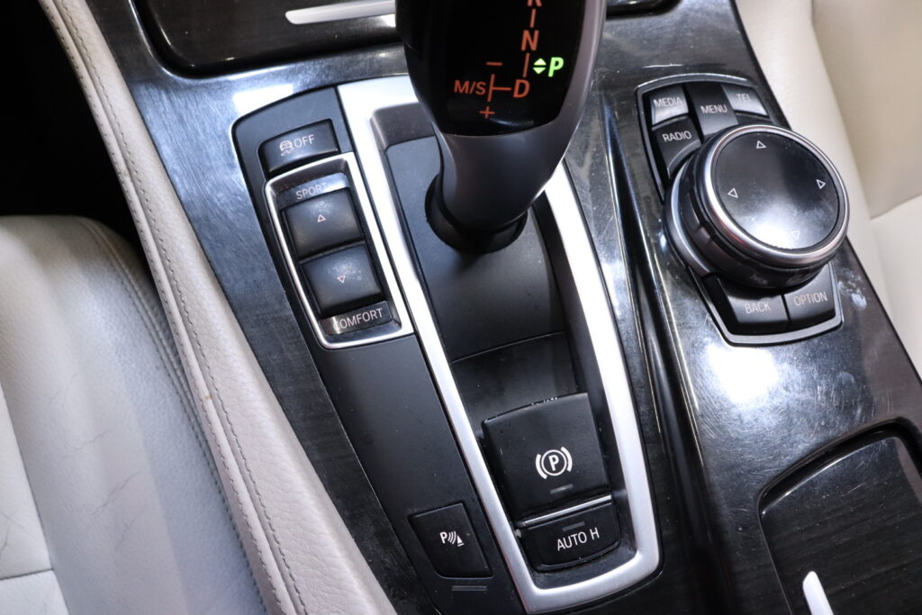 tuotekuva-BMW-525-ITZ-214-2026-05-19-170102-28 tuotekuva-BMW-525-ITZ-214-2026-05-19-170102-28