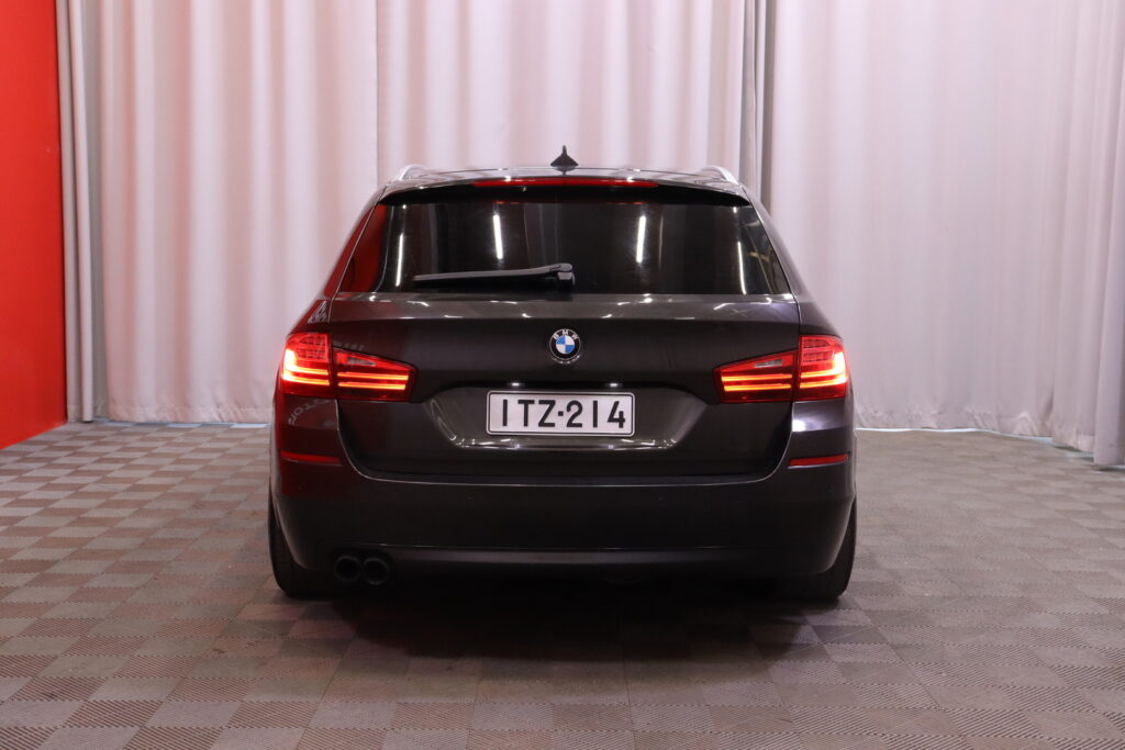 BMW - 525 - TwinPower Turbo Sport F11 Touring Business // Luxury Line / Professional Navi / Vetokoukku / PDC / Bluetooth // BMW - 525 - TwinPower Turbo Sport F11 Touring Business // Luxury Line / Professional Navi / Vetokoukku / PDC / Bluetooth // - Farmari