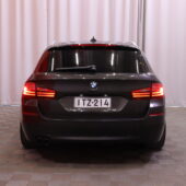 BMW - 525 - TwinPower Turbo Sport F11 Touring Business // Luxury Line / Professional Navi / Vetokoukku / PDC / Bluetooth // - Farmari