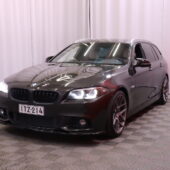 BMW - 525 - TwinPower Turbo Sport F11 Touring Business // Luxury Line / Professional Navi / Vetokoukku / PDC / Bluetooth // - Farmari