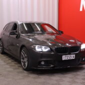 BMW - 525 - TwinPower Turbo Sport F11 Touring Business // Luxury Line / Professional Navi / Vetokoukku / PDC / Bluetooth // - Farmari