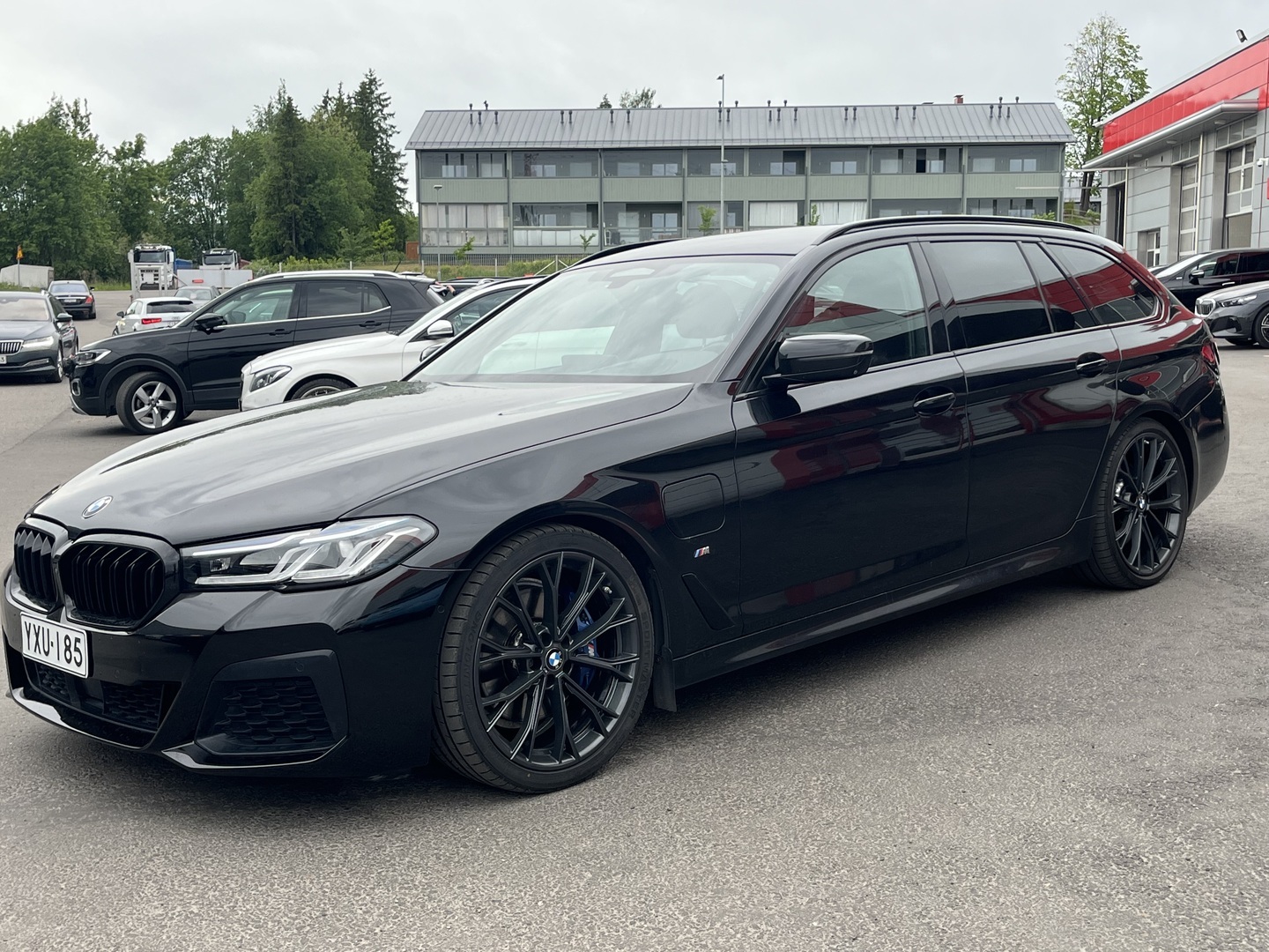 BMW - 530 - G31 Touring 530e xDrive A M Sport // Laser / ACC / Harman&Kardon / HUD / Koukku / Eleohjaus // - Farmari