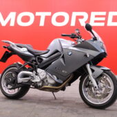 BMW - F - 800 ST // Akrapovic / Suomi-pyörä / Kuin uusi // - Moottoripyörä