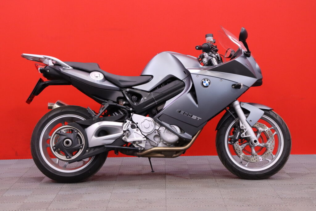 BMW - F - 800 ST // Akrapovic / Suomi-pyörä / Kuin uusi // BMW - F - 800 ST // Akrapovic / Suomi-pyörä / Kuin uusi // - Moottoripyörä