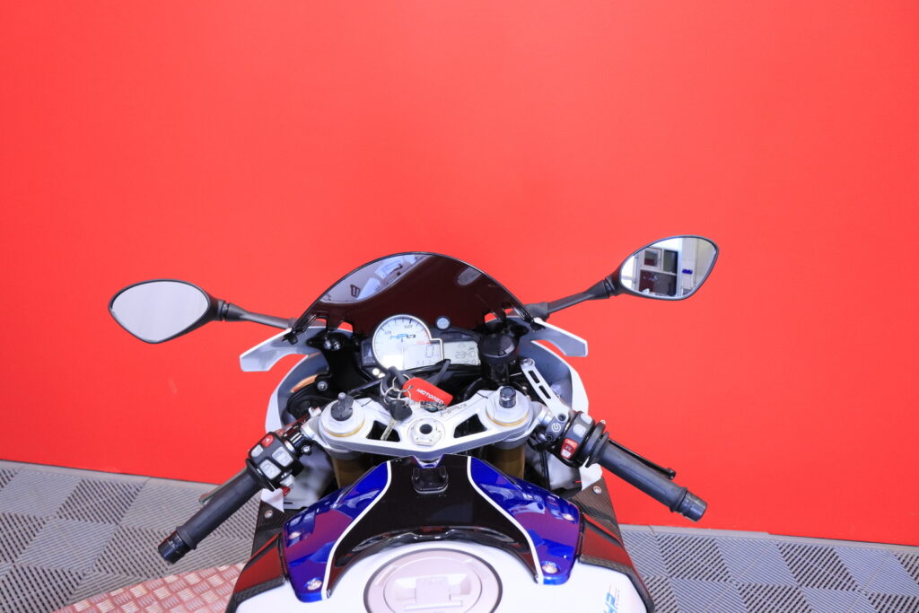 BMW - HP4 - Competition // 2. Om Suomi-pyörä / Akrapovic / Uudet renkaat / Huoltokirja / Öhlins // BMW - HP4 - Competition // 2. Om Suomi-pyörä / Akrapovic / Uudet renkaat / Huoltokirja / Öhlins // - Moottoripyörä