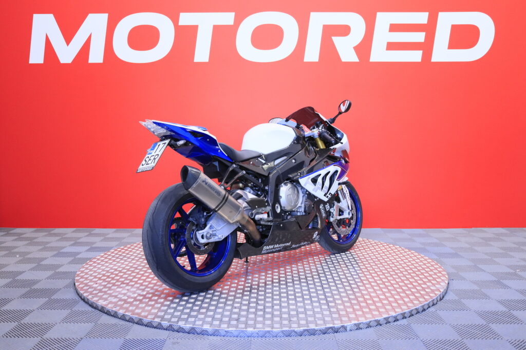 BMW - HP4 - Competition // 2. Om Suomi-pyörä / Akrapovic / Uudet renkaat / Huoltokirja / Öhlins // BMW - HP4 - Competition // 2. Om Suomi-pyörä / Akrapovic / Uudet renkaat / Huoltokirja / Öhlins // - Moottoripyörä