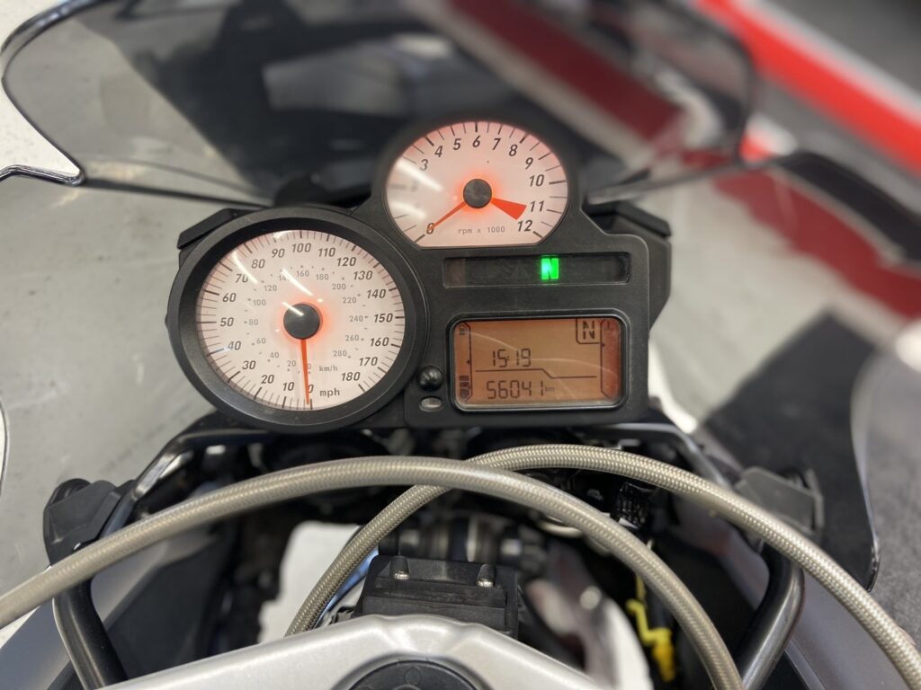 BMW - K - 1200 R // BOS / ABS / ESA / Takalaukku // BMW - K - 1200 R // BOS / ABS / ESA / Takalaukku // - Moottoripyörä