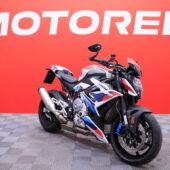 BMW - M - 1000R // Juuri saapunut / 1.Om Suomi-pyörä / Akrapovic / Shifter / Ajomodet / Kahvalämppärit // - Moottoripyörä