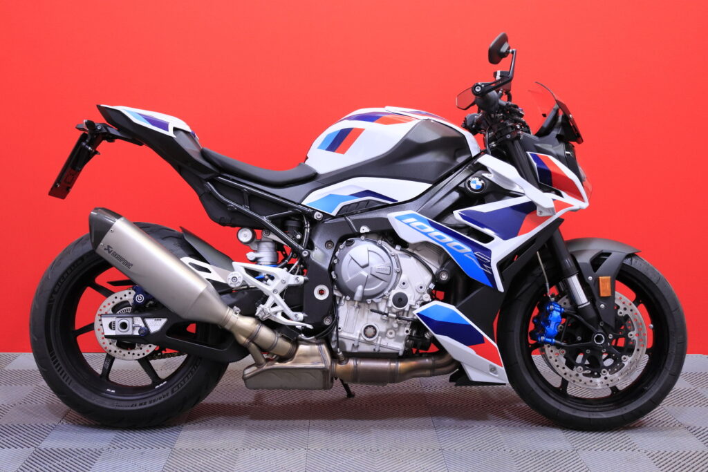 BMW - M - 1000R // Juuri saapunut / 1.Om Suomi-pyörä / Akrapovic / Shifter / Ajomodet / Kahvalämppärit // BMW - M - 1000R // Juuri saapunut / 1.Om Suomi-pyörä / Akrapovic / Shifter / Ajomodet / Kahvalämppärit // - Moottoripyörä