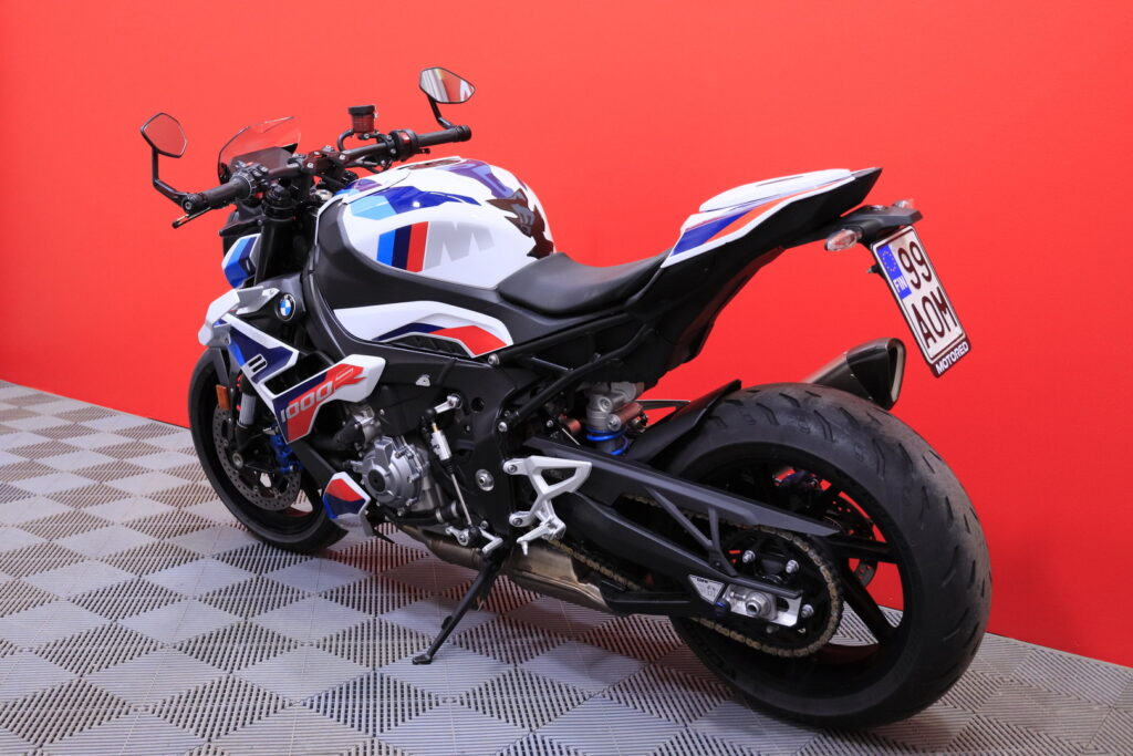 BMW - M - 1000R // Juuri saapunut / 1.Om Suomi-pyörä / Akrapovic / Shifter / Ajomodet / Kahvalämppärit // BMW - M - 1000R // Juuri saapunut / 1.Om Suomi-pyörä / Akrapovic / Shifter / Ajomodet / Kahvalämppärit // - Moottoripyörä