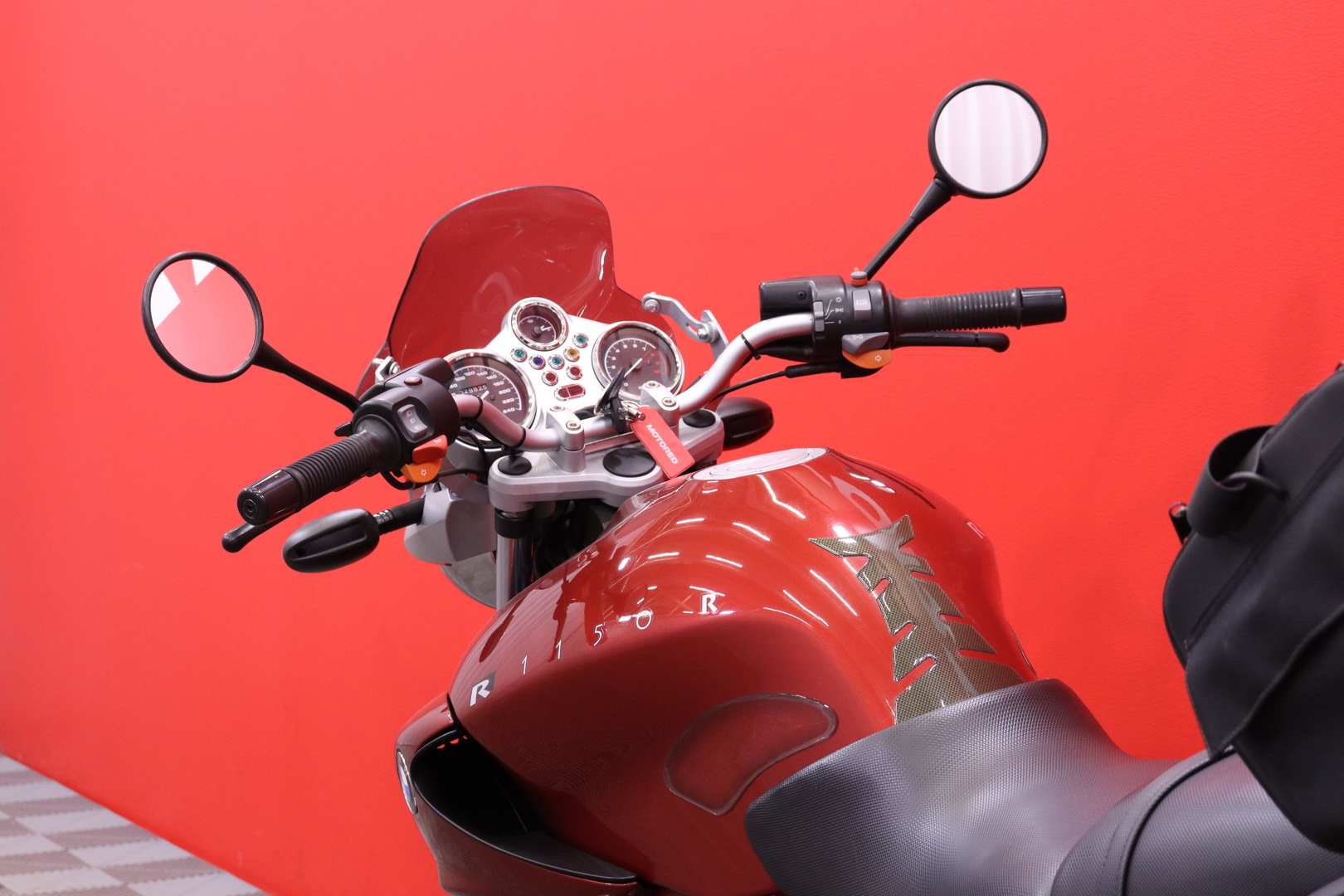 BMW - R - 1150 R // Suomi-pyörä / Huoltokirja / 3x laukut / A2 kuristettavissa // - Moottoripyörä