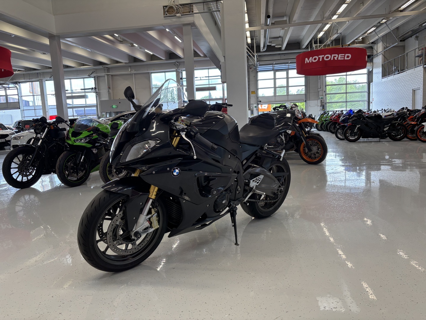 BMW - S - 1000RR  // Akrapovic Kokoputkisto / Shifter / Kaatumatapit // - Moottoripyörä