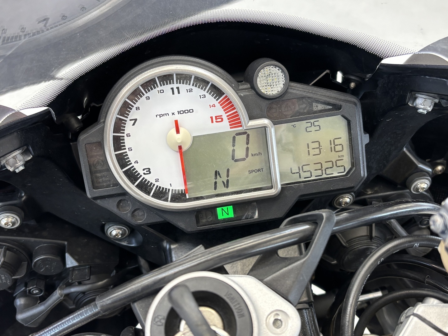 BMW - S - 1000RR  // Akrapovic Kokoputkisto / Shifter / Kaatumatapit // - Moottoripyörä