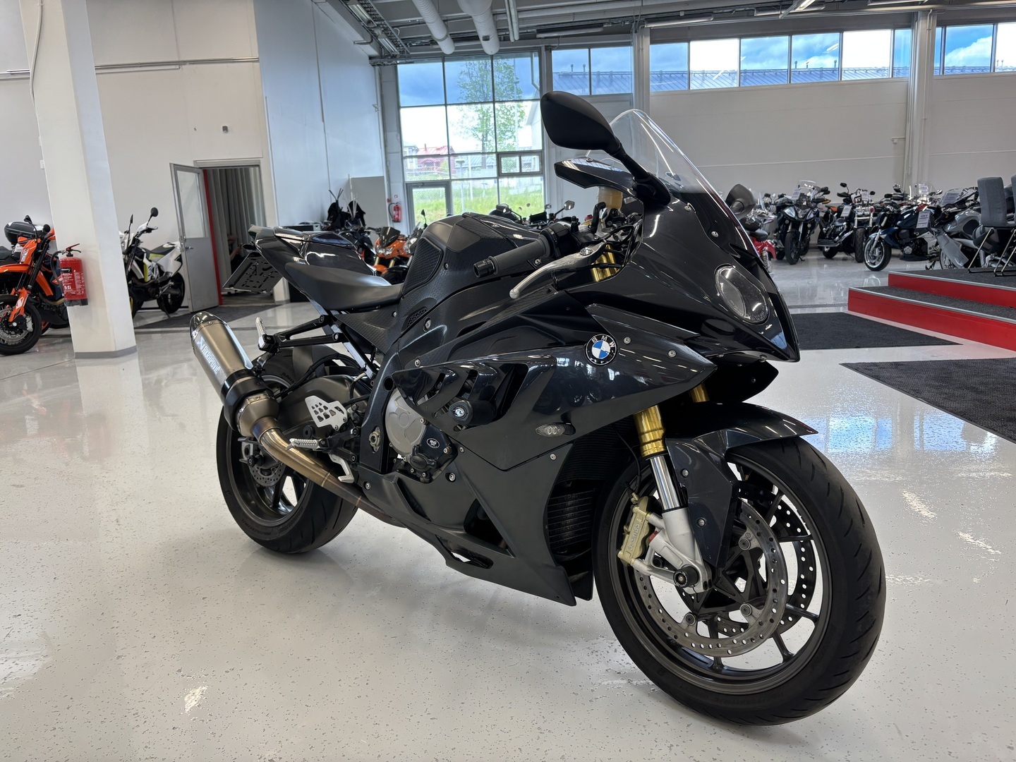 BMW - S - 1000RR  // Akrapovic Kokoputkisto / Shifter / Kaatumatapit // - Moottoripyörä